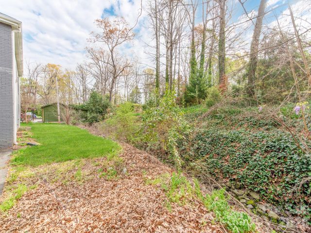 1106 S South Street, Gastonia, NC 28052