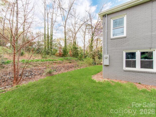 1106 S South Street, Gastonia, NC 28052