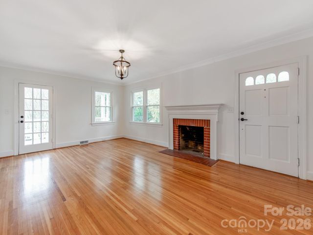 1106 S South Street, Gastonia, NC 28052