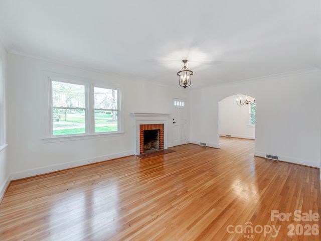 1106 S South Street, Gastonia, NC 28052