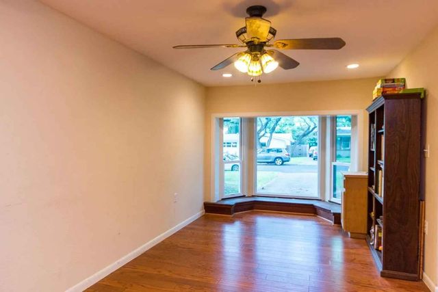 1207 Fieldcrest DR, Austin, TX 78704