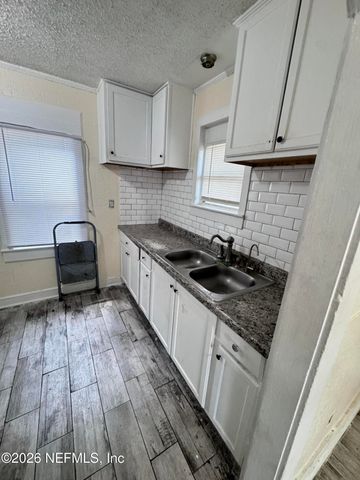 3634 ROGERS Avenue, Jacksonville, FL 32208