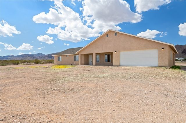 2949 S Chiricahua Road, Golden Valley, AZ 86413