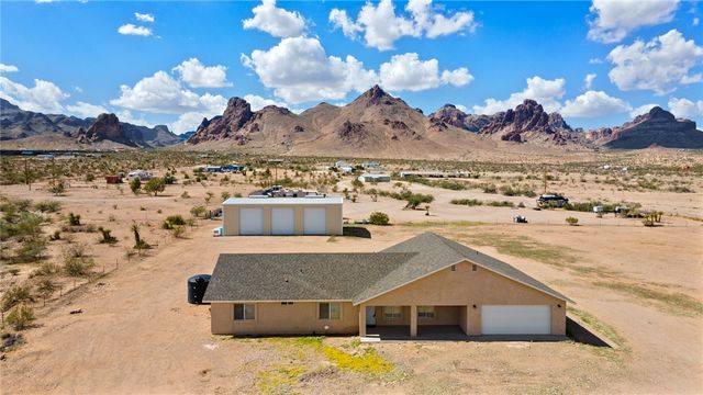2949 S Chiricahua Road, Golden Valley, AZ 86413
