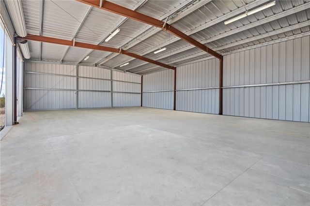 2949 S Chiricahua Road, Golden Valley, AZ 86413