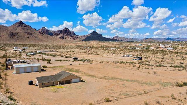 2949 S Chiricahua Road, Golden Valley, AZ 86413