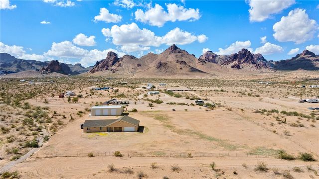 2949 S Chiricahua Road, Golden Valley, AZ 86413