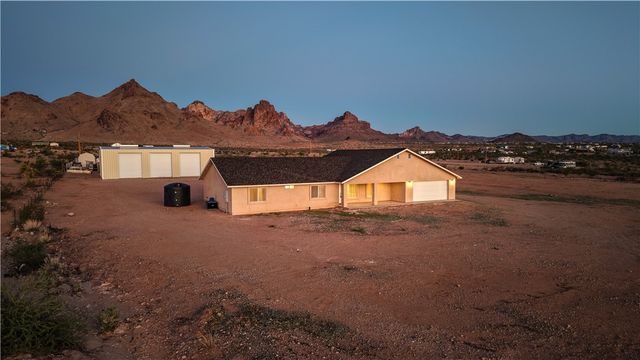 2949 S Chiricahua Road, Golden Valley, AZ 86413