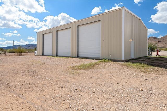 2949 S Chiricahua Road, Golden Valley, AZ 86413