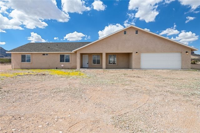 2949 S Chiricahua Road, Golden Valley, AZ 86413