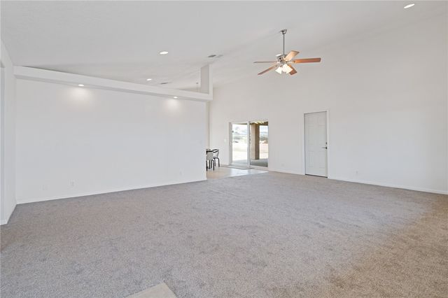 2949 S Chiricahua Road, Golden Valley, AZ 86413