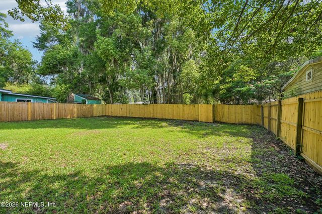 802 N CYPRESS Street, Green Cove Springs, FL 32043