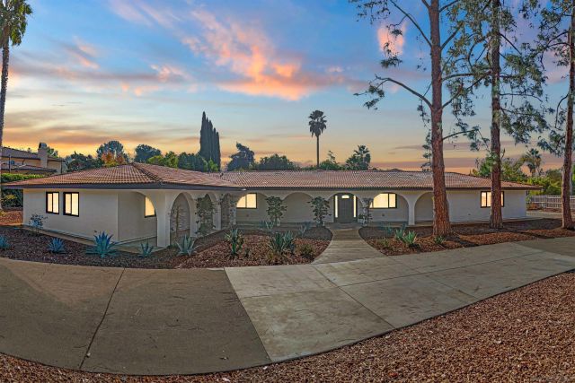 12821 Avenida La Valencia, Poway, CA 92064