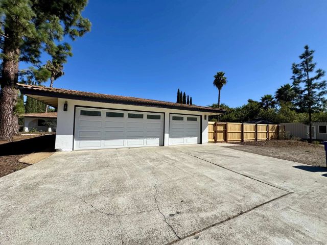 12821 Avenida La Valencia, Poway, CA 92064
