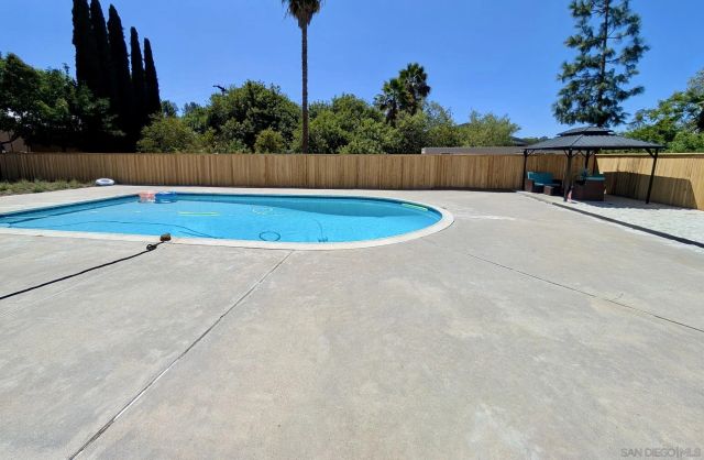 12821 Avenida La Valencia, Poway, CA 92064