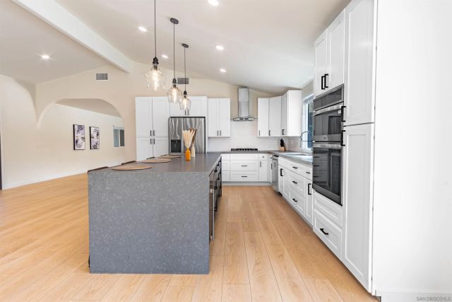 12821 Avenida La Valencia, Poway, CA 92064