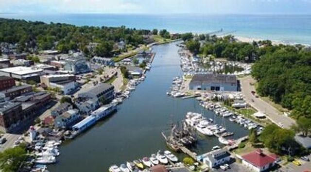 901 St Joseph Street, South Haven, MI 49090