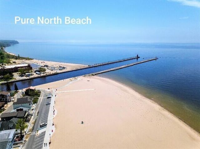 901 St Joseph Street, South Haven, MI 49090