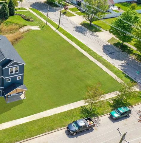 901 St Joseph Street, South Haven, MI 49090