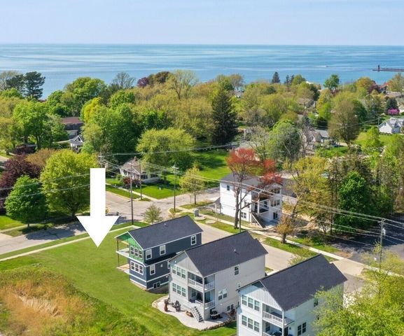 901 St Joseph Street, South Haven, MI 49090