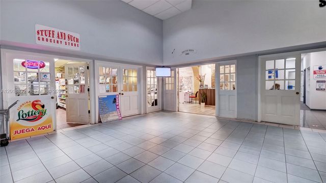 5401 Collins Ave 1126, Miami Beach, FL 33140