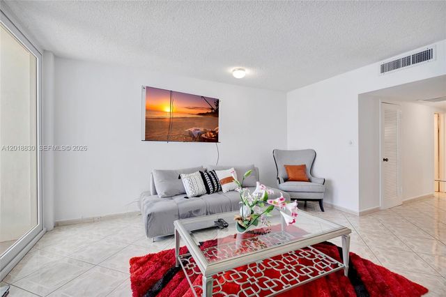 5401 Collins Ave 1126, Miami Beach, FL 33140