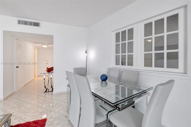 5401 Collins Ave 1126, Miami Beach, FL 33140
