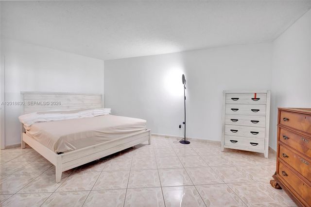 5401 Collins Ave 1126, Miami Beach, FL 33140