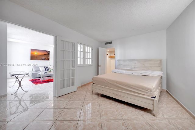 5401 Collins Ave 1126, Miami Beach, FL 33140