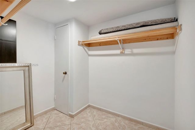 5401 Collins Ave 1126, Miami Beach, FL 33140