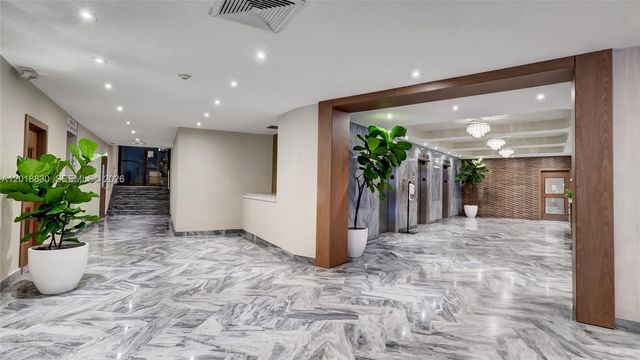 5401 Collins Ave 1126, Miami Beach, FL 33140