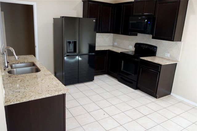 12221 Big Rock Drive, Rhome, TX 76078