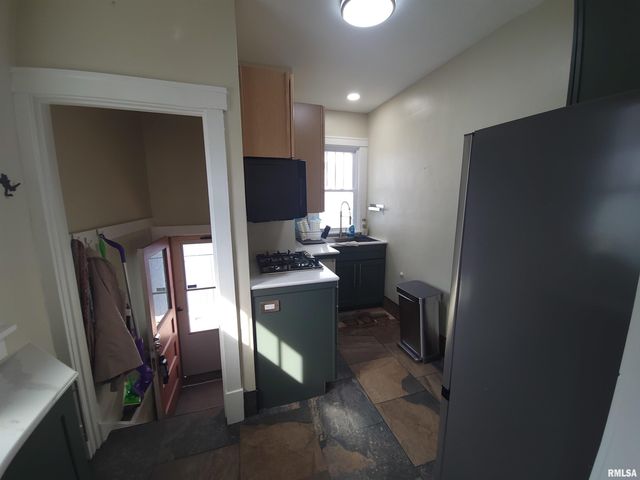 2709 N SPRINGDALE Avenue, Peoria, IL 61603