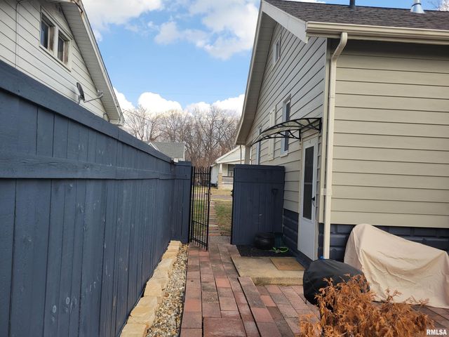 2709 N SPRINGDALE Avenue, Peoria, IL 61603