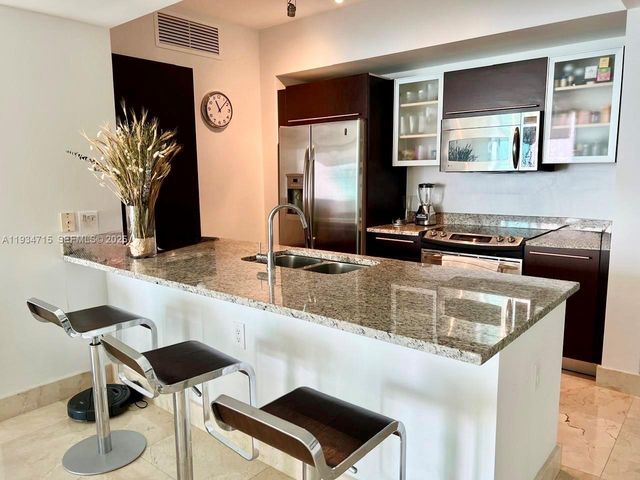 950 Brickell Bay Dr 2711, Miami, FL 33131