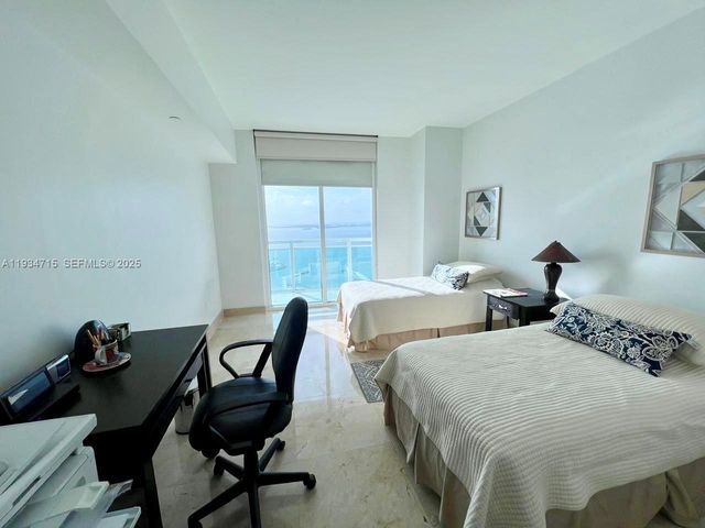 950 Brickell Bay Dr 2711, Miami, FL 33131
