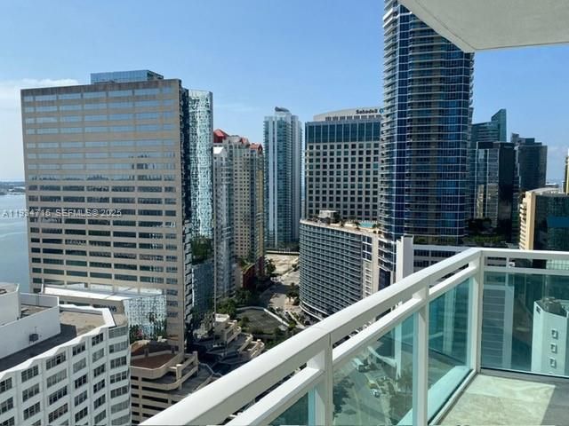 950 Brickell Bay Dr 2711, Miami, FL 33131