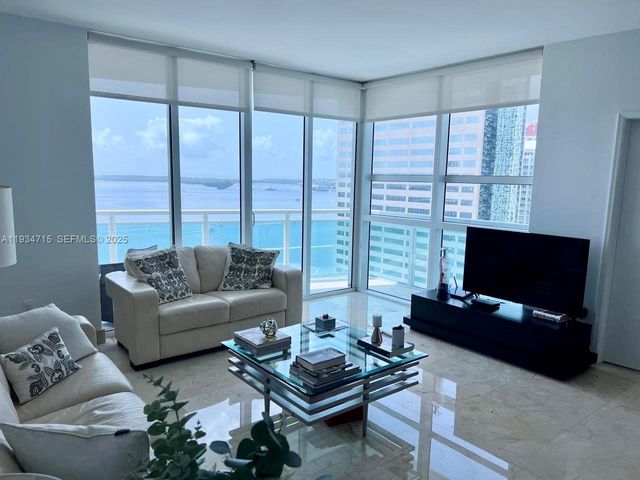 950 Brickell Bay Dr 2711, Miami, FL 33131