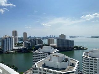 950 Brickell Bay Dr 2711, Miami, FL 33131