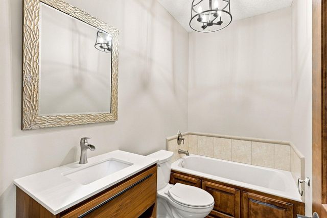 953 Firesteed Ridge, Waconia, MN 55387