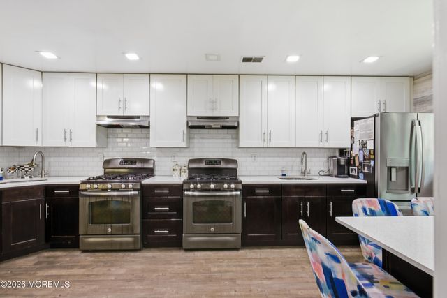 121 Forest Park Circle, Lakewood, NJ 08701