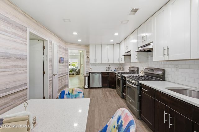121 Forest Park Circle, Lakewood, NJ 08701