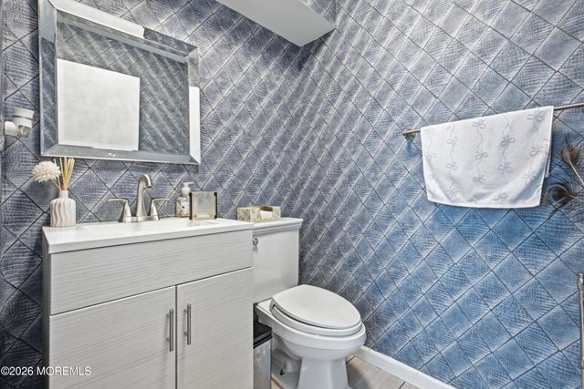 121 Forest Park Circle, Lakewood, NJ 08701
