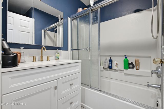 121 Forest Park Circle, Lakewood, NJ 08701