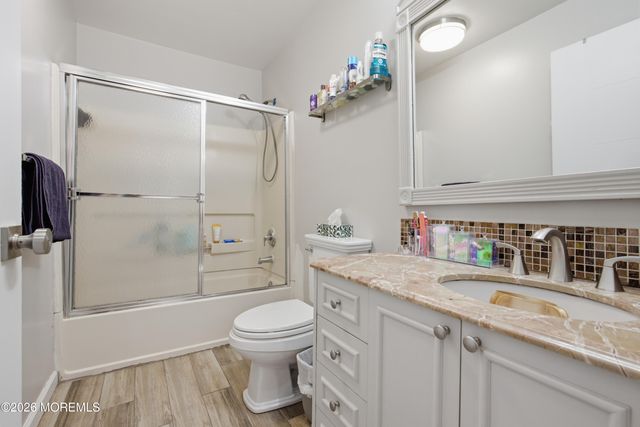 121 Forest Park Circle, Lakewood, NJ 08701