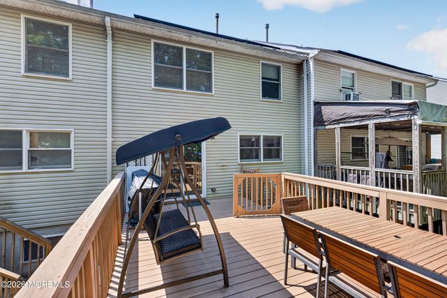 121 Forest Park Circle, Lakewood, NJ 08701