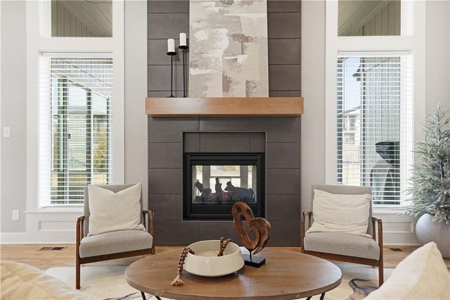 17332 Richards Street, Overland Park, KS 66221