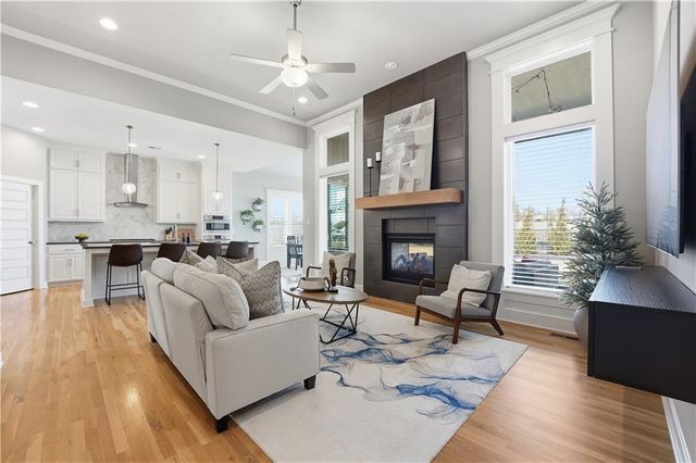 17332 Richards Street, Overland Park, KS 66221