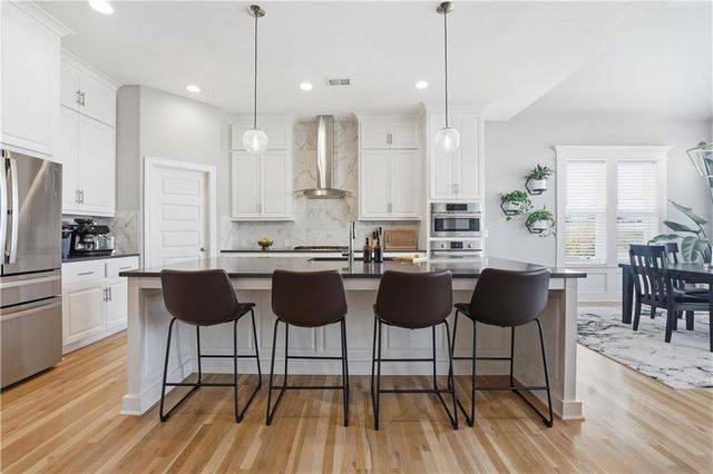 17332 Richards Street, Overland Park, KS 66221