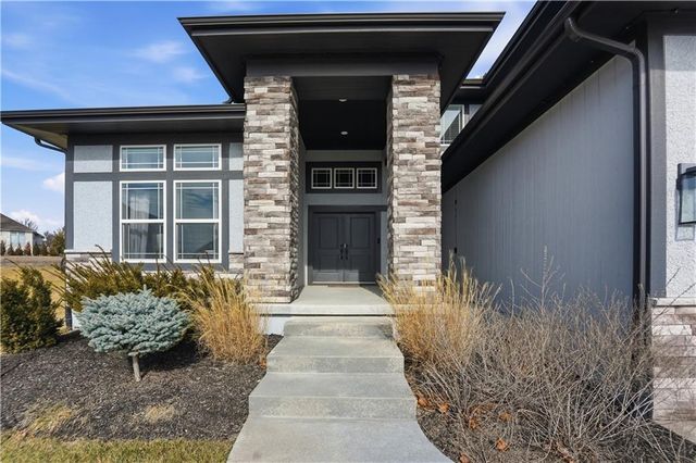 17332 Richards Street, Overland Park, KS 66221